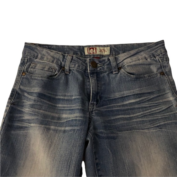 l.e.i. Low Rise Boot Cut Ashley Jeans Lightwash Spandex w/Whiskering SZ 5R - Picture 2 of 8